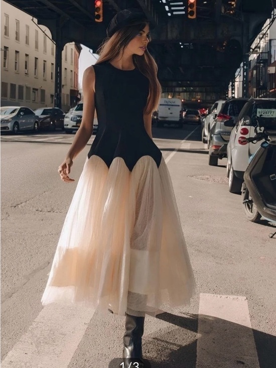 Commense Dresses & Skirts - Commense Black Bodice with Cream Tulle Midi Dress